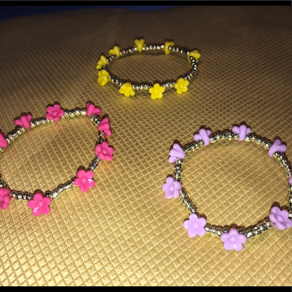 Handmade flower stretchy bracelets!